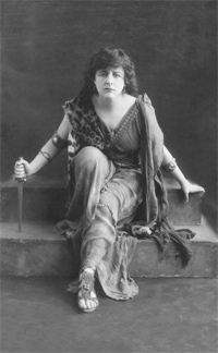 Margaret Anglin as Medea, ca. 1917.